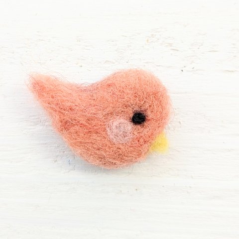 羊毛フェルト で作った  小鳥 🧡 かわいい マグネット カナリア