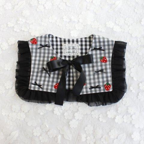 付け襟／strawberry embroidery squarecollar（black）