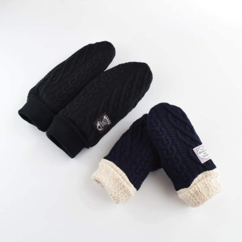 最大約5℃発熱【キッズ】編み模様が冬らしい裏ファーミトン手袋♪