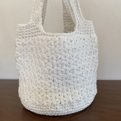 ハンドメイド　手編み　バッグ　お花模様　白　キラキラ