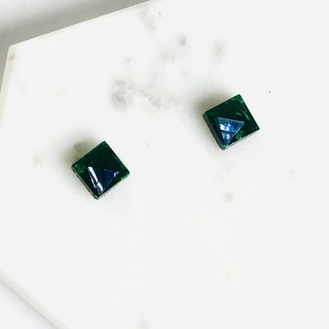 ブルー螺鈿とグリーンスクエアピアスイヤリングBlue Mother-of-pearl　Green Square pierced earrings【1502】　秋　ピアス　#秋色　
