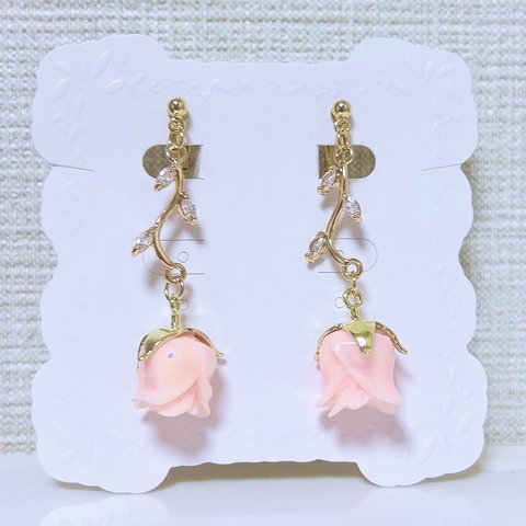 バラ🌹 x キラキラ葉っぱ　ピアス♡イヤリング