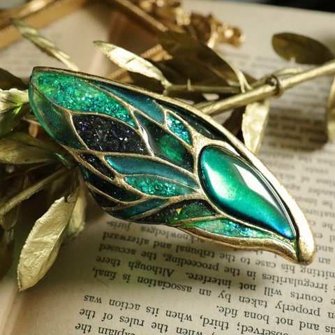 【宝石妖精の硝子翅（エメラルド）】妖精の翅をモチーフにしたステンドグラスのようなヘアクリップ