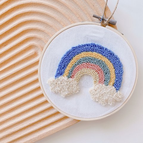 パンチニードル　レインボー　刺繍枠　壁飾り　