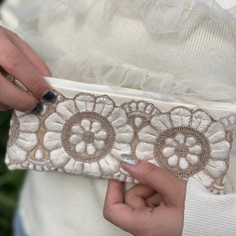 インド刺繍リボン　合皮　ペンケース　18cmファスナー使用