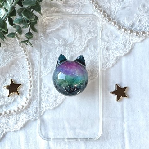 訳あり＊冬のオーロラ　猫のスマホグリップ　レジン　雪　クリスマス　iPhone Android 夜空　星　星空　虹色　レインボー　プレゼント　ギフト　韓国ファッション　ねこ　cat