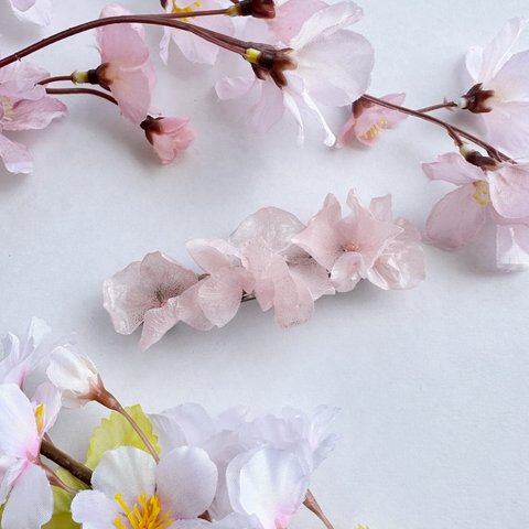 桜色🌸な本物の紫陽花 が咲く バレッタ 髪飾り ˚⊹ ⁺‧