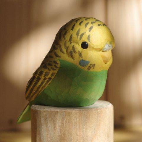 木から生まれたセキセイインコさん　インコ　小鳥の置き物　バードカービング