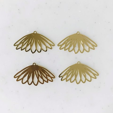 Gold Filigree Designed Flower Pendant Tops