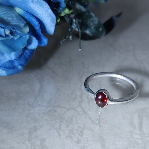 新作！1月の誕生石【Capro Espiatorio】Oval Garnet silver925