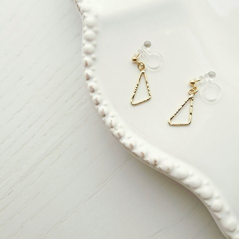 △ baby triangle  ノンホールピアス  △