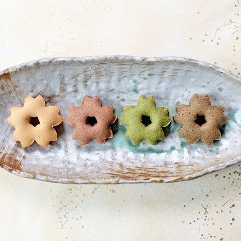 米粉のさくらマドレーヌ４個セット（バニラ・ココア・ほうじ茶・抹茶味）