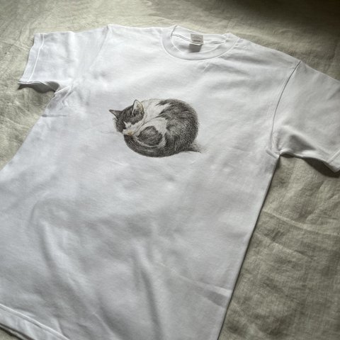 ヘビーウェイトTシャツ / ジャン・ベルナール「丸まって眠る猫 (1825)」 Tシャツ ねこ 猫  ネコ ニャンモナイト