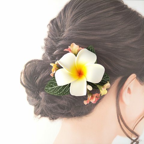 《再販》白い プルメリア サーモンピンク 小花 フラダンス 髪飾り ハワイアン フラ ヘアクリップ FL-11   