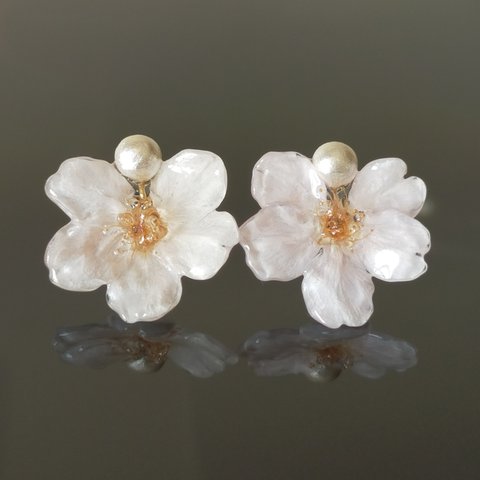 【No.2314】Everpink Sakura. 本物の桜とコットンパールのクリップイヤリング／耳飾りブーケ