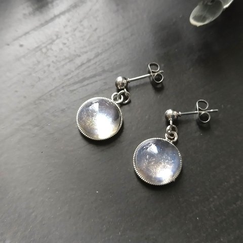 暁〜揺れる12mmレジンピアス/イヤリング