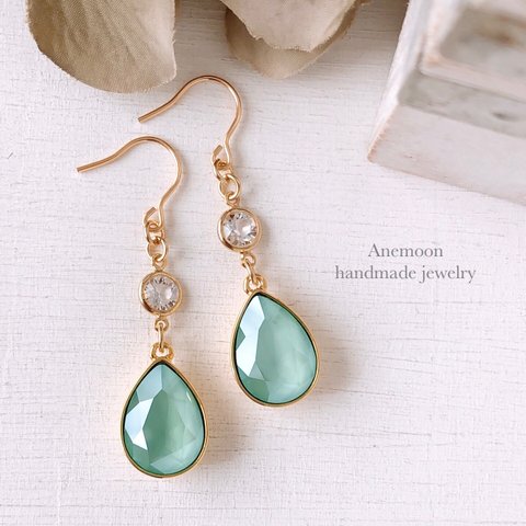 クリスタルミントグリーン  jewel drop pierce/earring