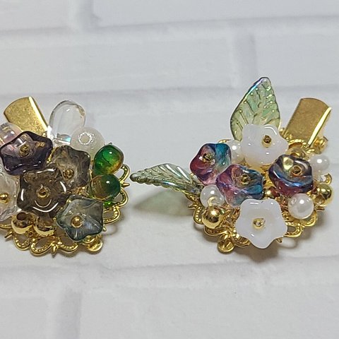 チェコビーズのお花　ヘアクリップ