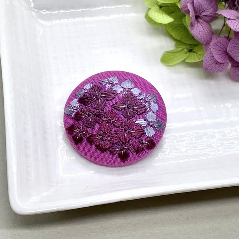 絹糸の紫陽花　刺繍ブローチ／帯留め　