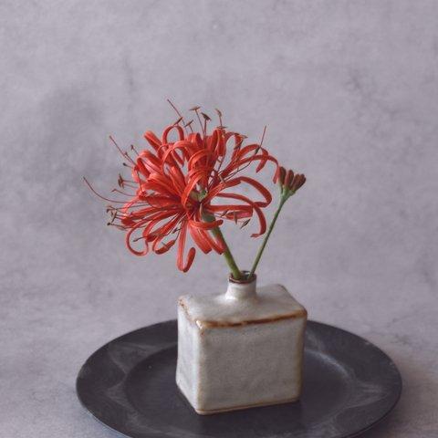 ◆粘土のお花◆　小さなヒガンバナ（彼岸花）・・・　高さ約18センチ　H875