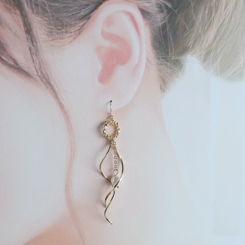 *:.｡.✽.Wウェーブ&パール*:.｡.✽.｡.◆14kgfピアス