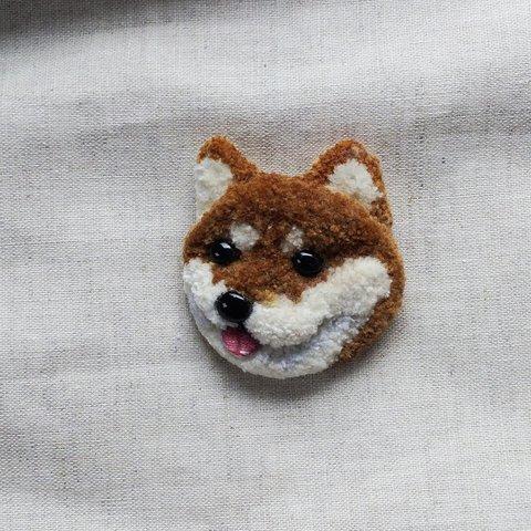 柴犬の刺繍　犬　赤柴　ブローチ　キーホルダー