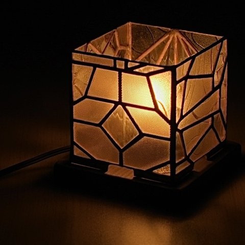 昭和の模様ガラスのランプ（北欧風）パート2