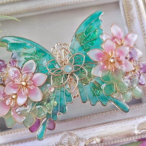 （A）睡蓮咲く蝶バレッタ（hair ornaments of butterfly and botanical flower〜water lilly〜）