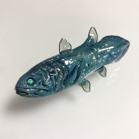 フィッシュブローチ（シーラカンス）/魚のアクセサリー