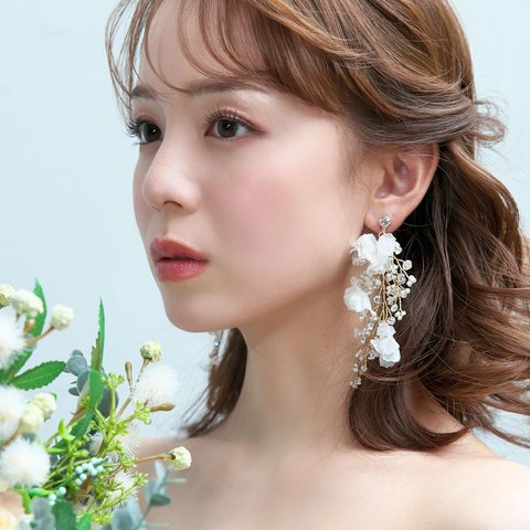 ジョアンナイヤリング/ピアス（TE-17)|結婚式 ウエディング 花 ビーズ 小枝 花嫁 白 ゴールド 大ぶり 長い 披露宴 前撮り ビーズ オーガンジー