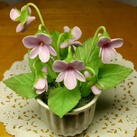 樹脂粘土のお花　すみれ