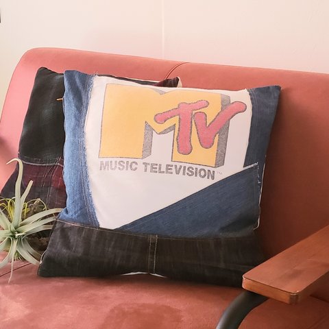 MTV☆Tシャツ×デニムリメイク☆クッションカバー