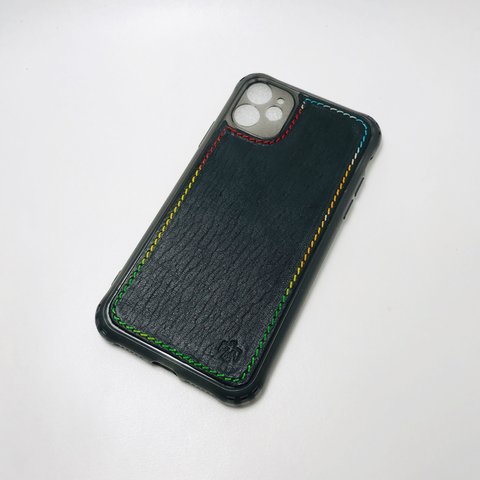 iPhone11用・ダークグリーンとカラフルステッチの背面カバー【鳥】