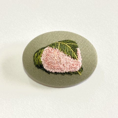 刺繍 ブローチ 楕円 桜餅