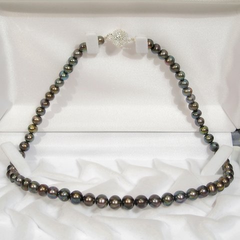 8-6mm本真珠（淡水パール）のネックレス（マグネット、強い照り、縞無し、マルチカラー、6月の誕生石）