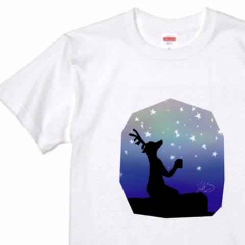 星を眺めて　シカ　Tシャツ 5.3oz