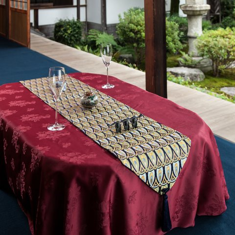 西陣金襴正絹 羽重紋様テーブルランナー　 紺地