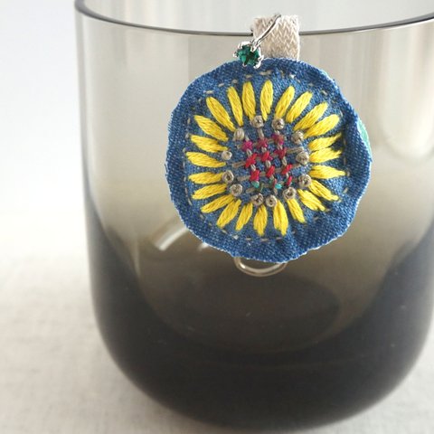 手刺繍キーチャーム「sunflower」