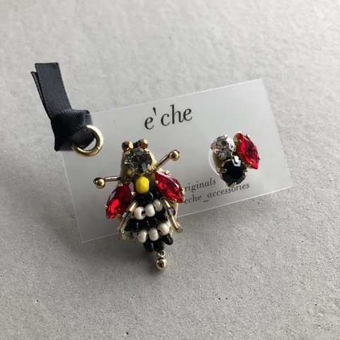 e’che bugs collection red beeチタンピアス