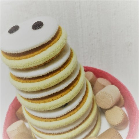 フェルトのおままごと　いぬ柄食器 パンケーキタワーセット