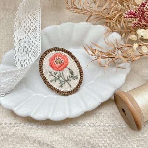 ⚘3月の草花⚘ポピーの刺繍ブローチ