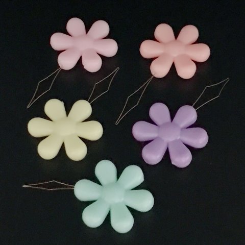 【919】糸通し針 プラスチック 花★ミックスカラー 5個