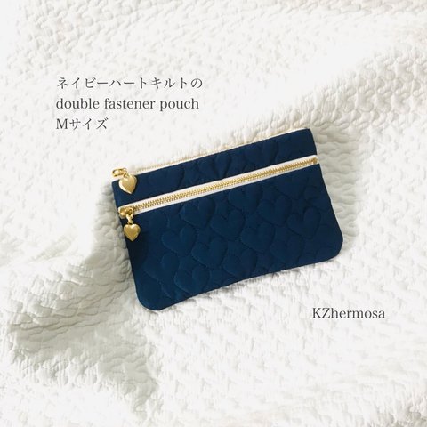 Mサイズ　ネイビーハートキルトのdouble fastener pouch ダブルファスナーポーチ　ハート　マスクケース　通帳