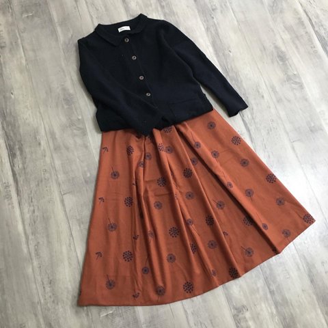刺繍 わたげ の テラコッタカラー ギャザースカート