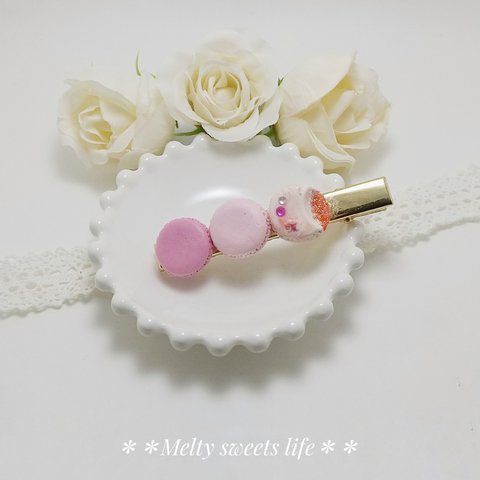 【SALE】いちごのマカロン🍓ヘアクリップ