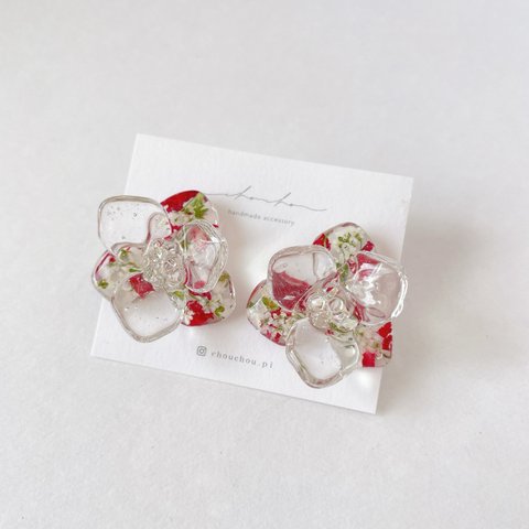 〔 ピアス 〕 お花モチーフ 大きめ 華やか 立体的 ドライフラワー レジンアクセサリー