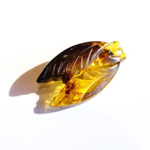 70s Vintage Plastic Cicada Motif Brooch