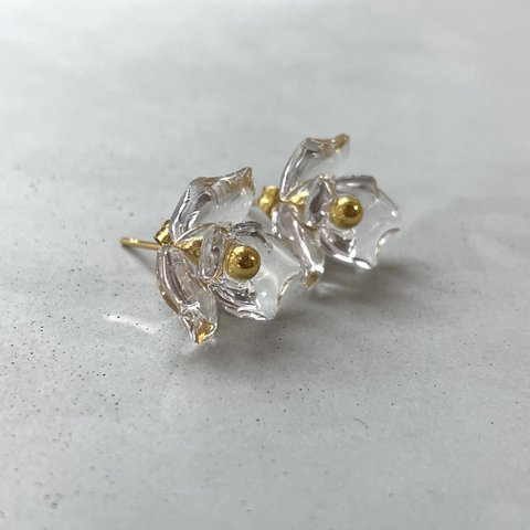 ●8  -  double petaled flower.  -  earrings • ear clips（ クリアピアス クリアイヤリング 花ピアス 花イヤリング ）