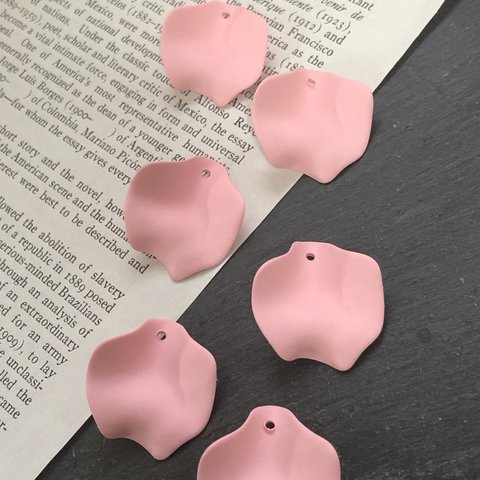 (907)花びらパーツ　10個　ピンク
