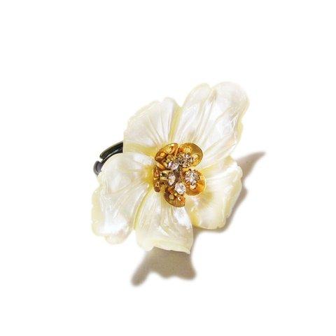 Vintage Shell Flower Motif Ring